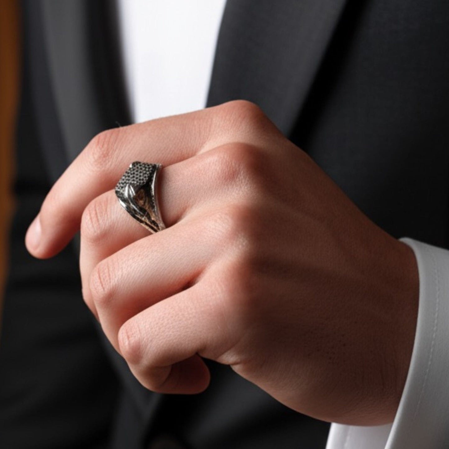 THE MEN THING Rings Royal Series - IRONCLUTCH RING - Pure Stainless Steel Men’s Gold-Plated Ring – Statement Luxury Jewelry (Size : -17-19-22-25-27)
