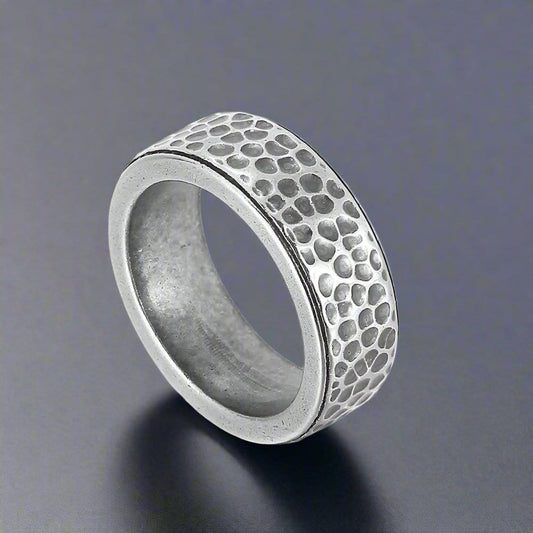 THE MEN THING Rings SILVERFORGE TITANIUM HAMMERED RING - Silver Toned Ring - Pure Titanium Steel Ring for Men Size - 21