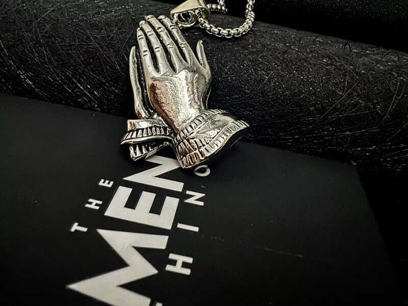 THE MEN THING SS Pendant/ Necklace APPLAUD -  Alloy Pendant with Stainless Steel 24inch Round Box Chain, Milan trending Style for Men & Boy
