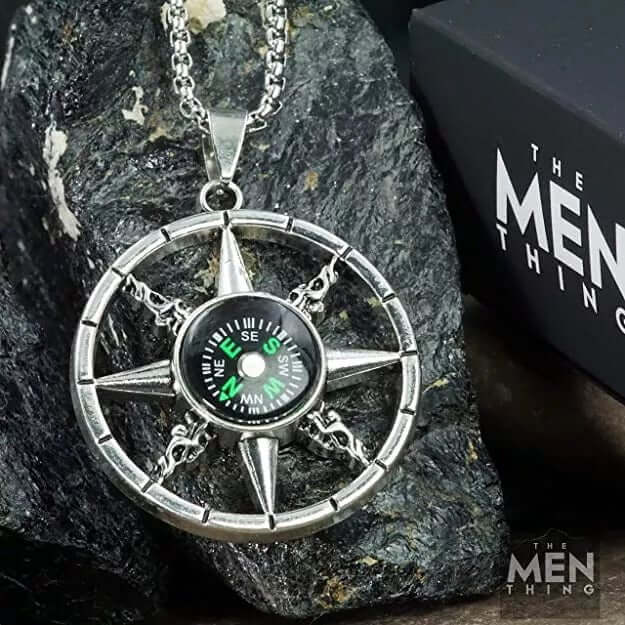 THE MEN THING SS Pendant/ Necklace DIRECTIONAL STAR - Alloy Compass Pendant with Stainless Steel 24inch Round Box Chain, European trending Style for Men & Boys