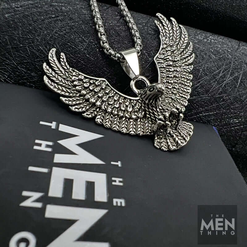 THE MEN THING SS Pendant/ Necklace EAGLE CATCH - Alloy Eagle Pendant with Stainless Steel 24inch Round Box Chain, American trending Style for Men & Boy