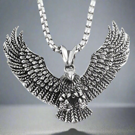 THE MEN THING SS Pendant/ Necklace EAGLE CATCH - Alloy Eagle Pendant with Stainless Steel 24inch Round Box Chain, American trending Style for Men & Boy
