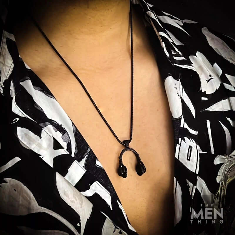 THE MEN THING SS Pendant/ Necklace HEADPHONE BLACK (A) -  Alloy Pendant with Stainless Steel 24inch Round Box Chain for Men, American trending Style for Men & Boy