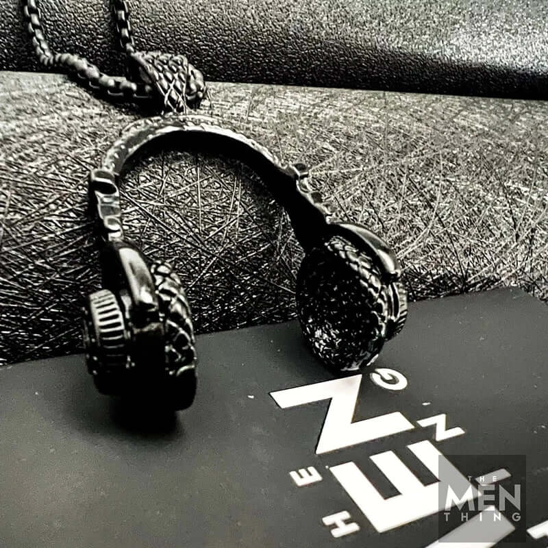 THE MEN THING SS Pendant/ Necklace HEADPHONE BLACK - Titanium Steel Pendant with 24inch Round Box Chain for Men & Boys