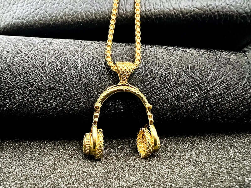 THE MEN THING SS Pendant/ Necklace HEADPHONE GOLD (A) - Alloy Pendant with Stainless Steel 24inch Round Box Chain, American trending Style for Men & Boys