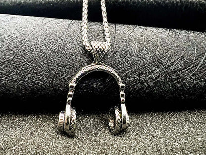 THE MEN THING SS Pendant/ Necklace HEADPHONE SILVER (A) -  Alloy Pendant with Stainless Steel 24inch Round Box Chain for Men, American trending Style for Men & Boy