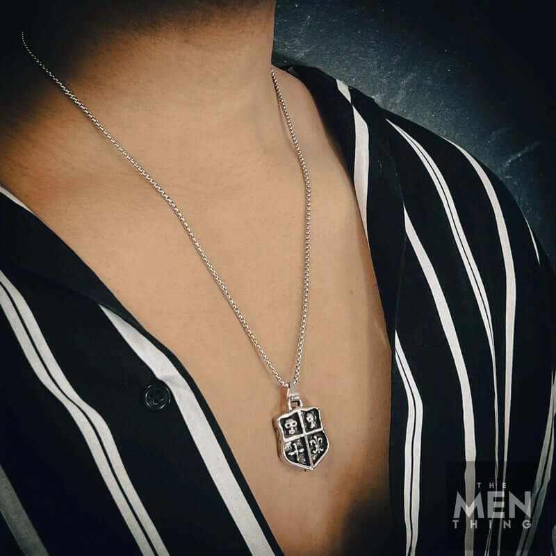 THE MEN THING SS Pendant/ Necklace JOKER DECK SKULL -  Alloy Pendant with Pure Stainless Steel 24inch Round Box Chain, American trending Style for Men & Boy