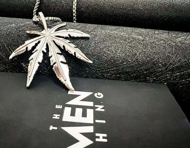 THE MEN THING SS Pendant/ Necklace LEAFEN -  Alloy Pendant with Stainless Steel  24inch Chain