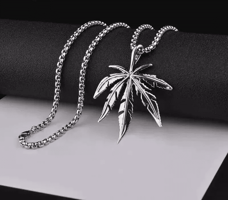 THE MEN THING SS Pendant/ Necklace LEAFEN (T) - Pure Titanium Steel Pendant with Stainless Steel 24inch Round Box Chain, European trending Style for Men & Boy