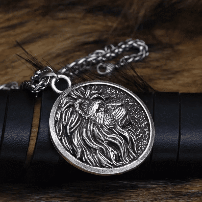 THE MEN THING SS Pendant/ Necklace LION KING HEAD - Alloy Pendant with Stainless Steel 24inch Spiga Chain for Men & Boy