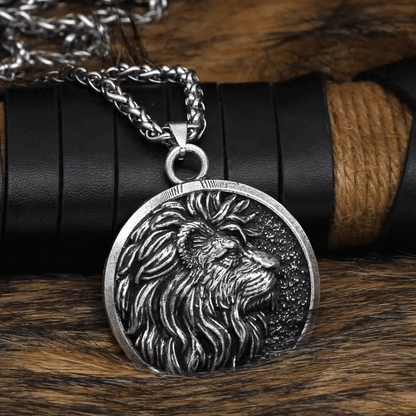 THE MEN THING SS Pendant/ Necklace LION KING HEAD - Alloy Pendant with Stainless Steel 24inch Spiga Chain for Men & Boy