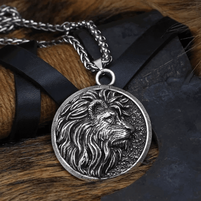 THE MEN THING SS Pendant/ Necklace LION KING HEAD - Alloy Pendant with Stainless Steel 24inch Spiga Chain for Men & Boy