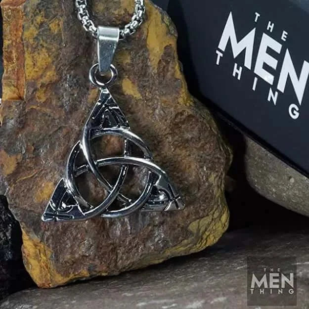 THE MEN THING SS Pendant/ Necklace LUCKY KNOT - Alloy Pendant with  Pure Stainless Steel 24inch Round Box Chain, European trending Style for Men & Boys