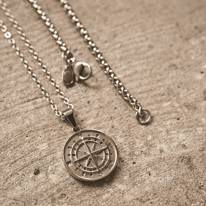 THE MEN THING SS Pendant/ Necklace NORTH STAR - Silver Tone Alloy Pendant with Stainless Steel Round Box Chain Set - 24-inch & 3mm Rope Chain, European Trending Style