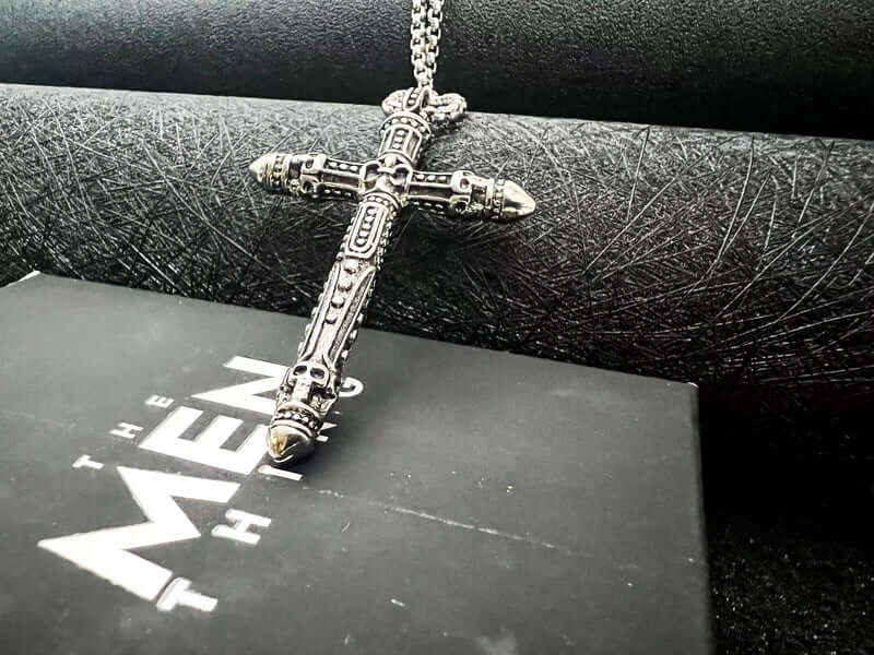 THE MEN THING SS Pendant/ Necklace RED INDIAN CROSS - Alloy Pendant with Pure Stainless Steel 24inch Round Box Chain , Milan trending Style for Men & Boy