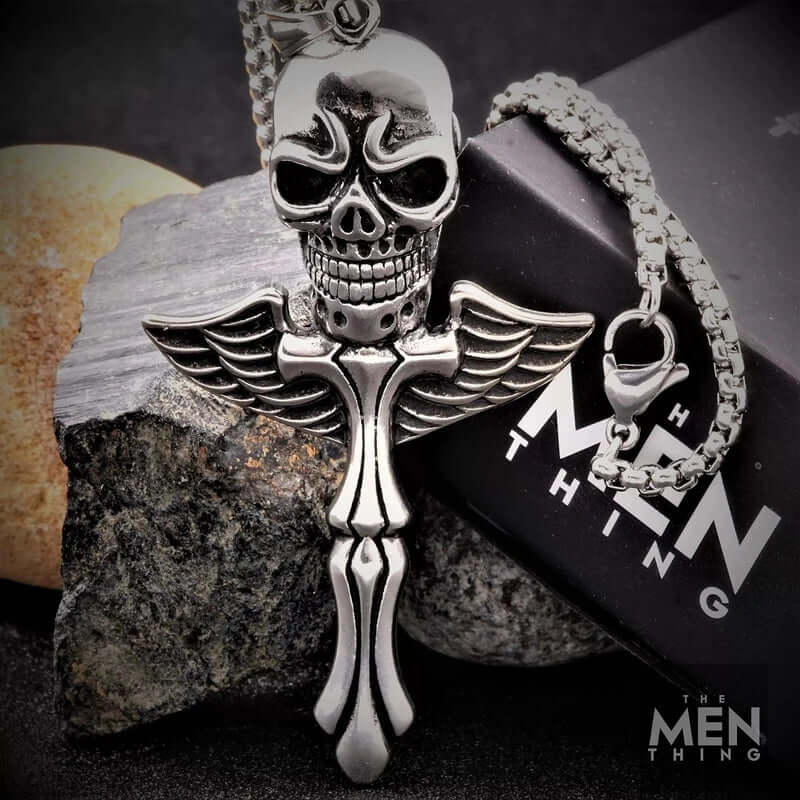 THE MEN THING SS Pendant/ Necklace SKULL KING - Pure Titanium Steel Pendant with 24inch Round Box Chain for Men & Boys