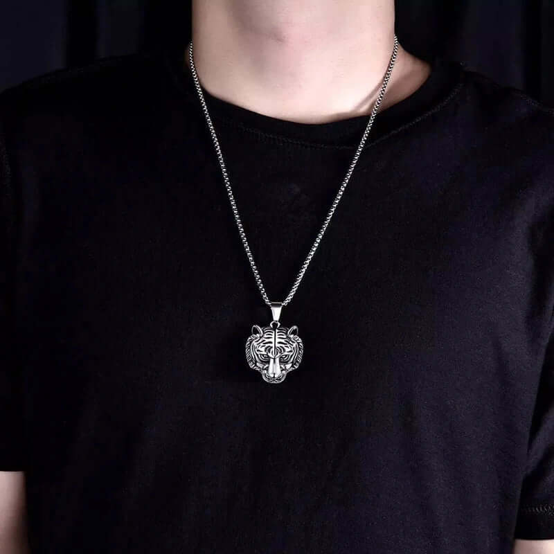 THE MEN THING SS Pendant/ Necklace TIGER HEAD -  Alloy Pendant with Pure Stainless Steel  24inch Round Box Chain, American trending Style for Men & Boy